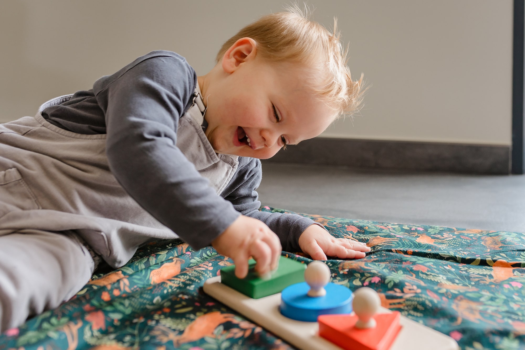Eclat d'Eveil box jeu évolutives pour enfants -bebe rigole en jouant